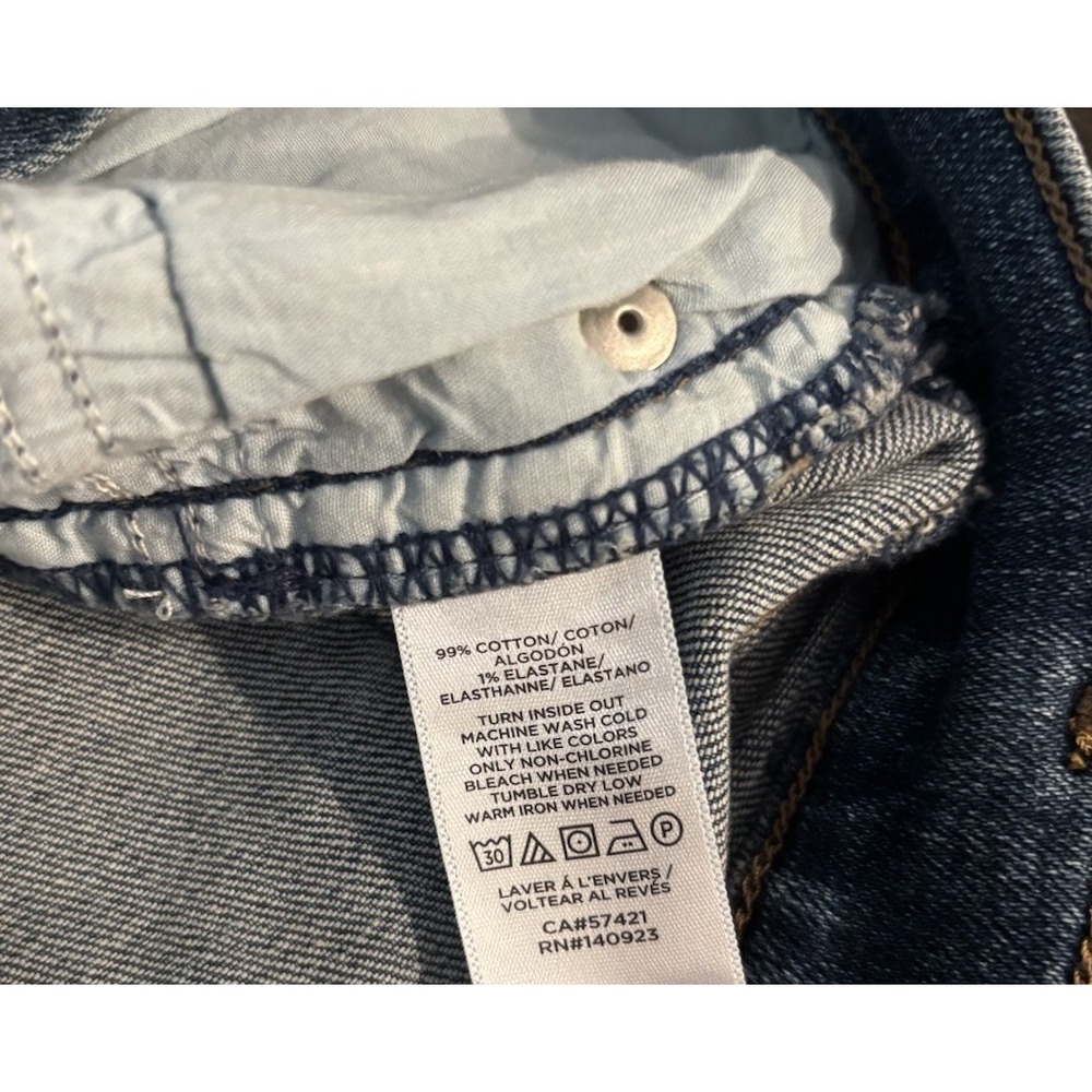 NWT LOFT Outlet High Rise 6 Inch Short Denim Frayed Hem Women's Size 12 - Picture 8 of 8